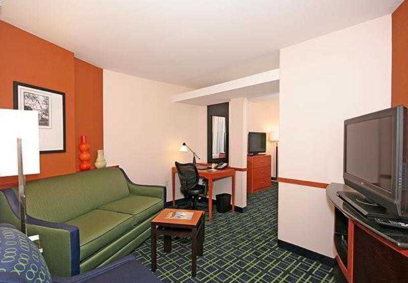 Fairfield Inn And Suites By Marriott Asheboro Exterior photo